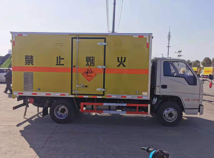 社旗县爆破器材运输车技术升级与安全合规新趋势